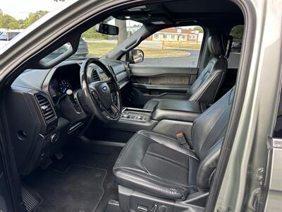 2019 Ford Expedition MAX Limited   - Photo 14 - Elkhart, IN 46514