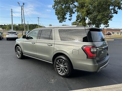 2019 Ford Expedition MAX Limited   - Photo 3 - Elkhart, IN 46514