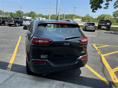 2015 Jeep Cherokee Latitude   - Photo 8 - Elkhart, IN 46514