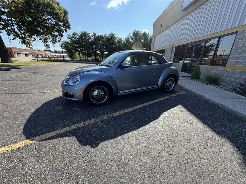 2016 Volkswagen Beetle Convertible 1.8T Denim   - Photo 1 - Elkhart, IN 46514