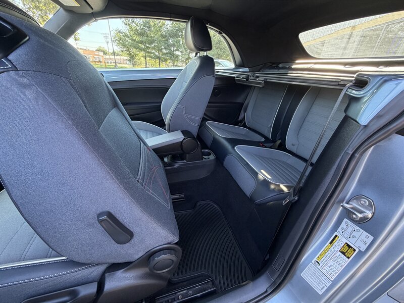 2016 Volkswagen Beetle Convertible 1.8T Denim - Photo 12 - Elkhart, IN 46514