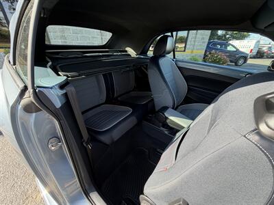 2016 Volkswagen Beetle Convertible 1.8T Denim - Photo 10 - Elkhart, IN 46514