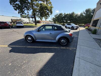 2016 Volkswagen Beetle Convertible 1.8T Denim - Photo 2 - Elkhart, IN 46514
