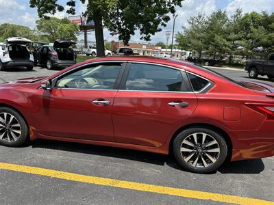 2016 Nissan Altima 2.5 SL   - Photo 6 - Elkhart, IN 46514