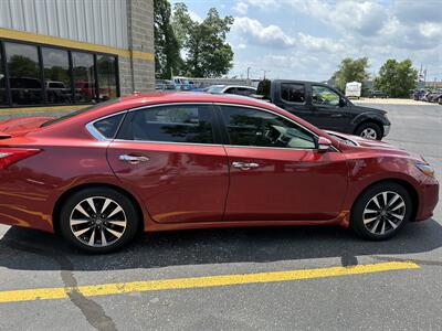 2016 Nissan Altima 2.5 SL   - Photo 14 - Elkhart, IN 46514