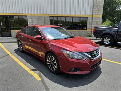 2016 Nissan Altima 2.5 SL   - Photo 16 - Elkhart, IN 46514