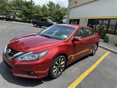 2016 Nissan Altima 2.5 SL   - Photo 2 - Elkhart, IN 46514