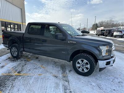 2017 Ford F-150 XLT   - Photo 9 - Elkhart, IN 46514