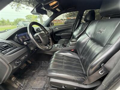 2015 Chrysler 300 S   - Photo 13 - Elkhart, IN 46514