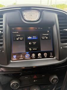 2015 Chrysler 300 S   - Photo 15 - Elkhart, IN 46514