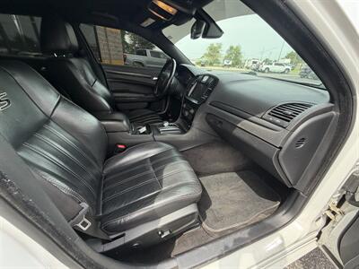 2015 Chrysler 300 S   - Photo 10 - Elkhart, IN 46514