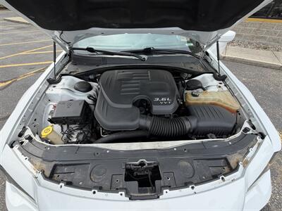 2015 Chrysler 300 S   - Photo 18 - Elkhart, IN 46514