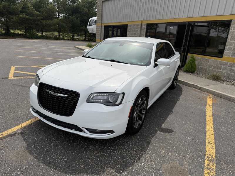 2015 Chrysler 300 S V6's photo