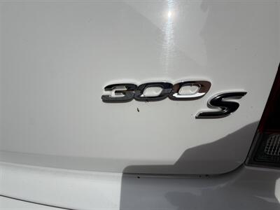 2015 Chrysler 300 S   - Photo 19 - Elkhart, IN 46514