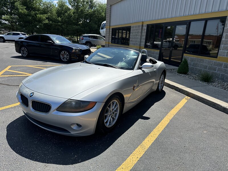 2003 BMW Z4 2.5i - Photo 1 - Elkhart, IN 46514