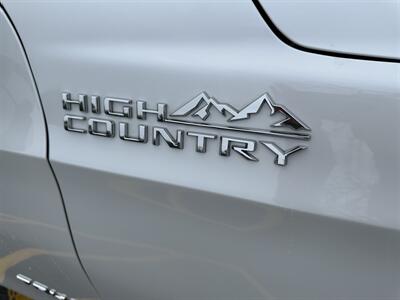 2022 Chevrolet Tahoe High Country   - Photo 9 - Elkhart, IN 46514