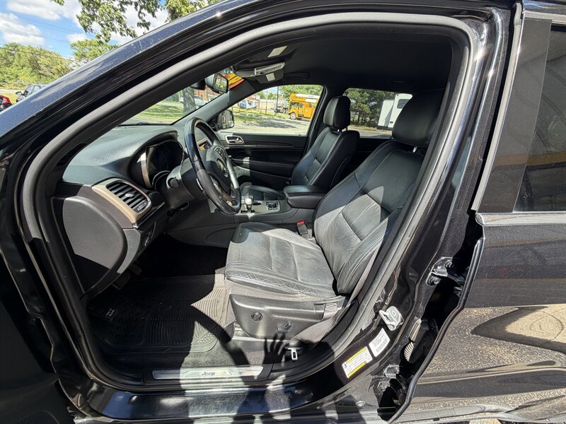 2014 Jeep Grand Cherokee Limited - Photo 14 - Elkhart, IN 46514