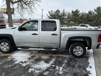 2011 Chevrolet Silverado 1500 LT   - Photo 2 - Elkhart, IN 46514