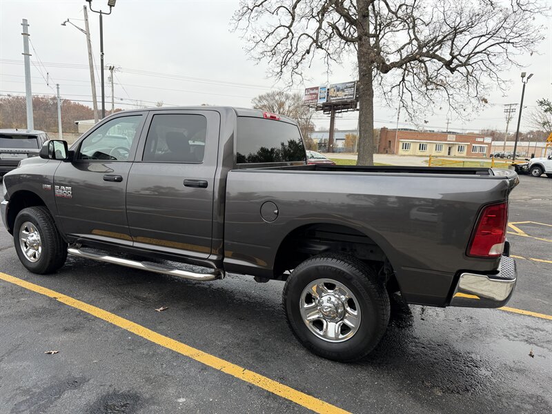 2016 RAM 2500 Tradesman - Photo 4 - Elkhart, IN 46514