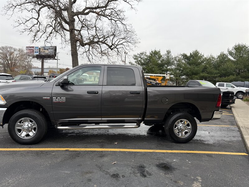 2016 RAM 2500 Tradesman - Photo 3 - Elkhart, IN 46514