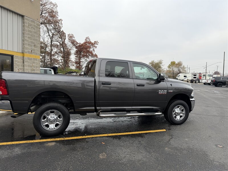 2016 RAM 2500 Tradesman - Photo 8 - Elkhart, IN 46514