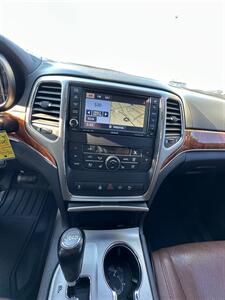 2012 Jeep Grand Cherokee Overland   - Photo 19 - Elkhart, IN 46514