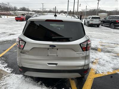 2018 Ford Escape Titanium   - Photo 4 - Elkhart, IN 46514