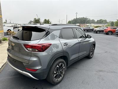 2021 Chevrolet Trailblazer LT   - Photo 5 - Elkhart, IN 46514