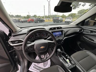 2021 Chevrolet Trailblazer LT   - Photo 13 - Elkhart, IN 46514