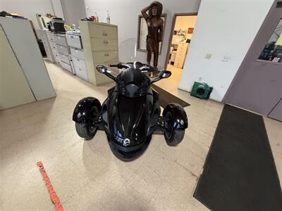 2015 CAN-AM ROADSTER - Photo 2 - Elkhart, IN 46514