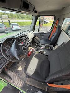 2013 Freightliner 114 SD   - Photo 21 - Elkhart, IN 46514