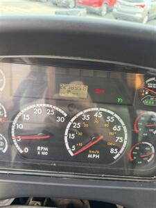 2013 Freightliner 114 SD   - Photo 12 - Elkhart, IN 46514