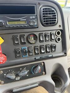 2013 Freightliner 114 SD   - Photo 20 - Elkhart, IN 46514