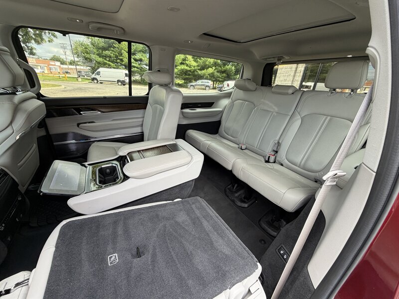 2022 Jeep Grand Wagoneer Series I - Photo 21 - Elkhart, IN 46514