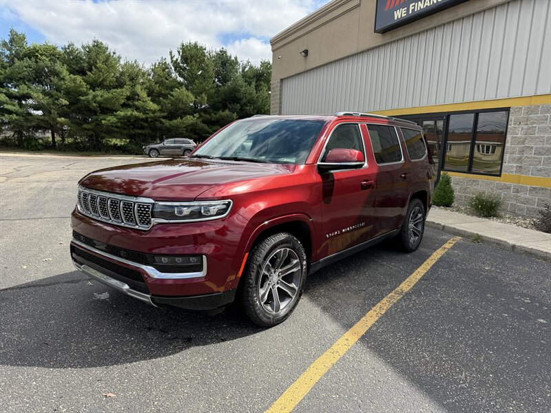 2022 Jeep Grand Wagoneer Series I   - Photo 1 - Elkhart, IN 46514