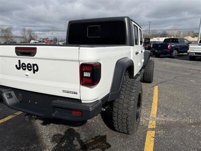 2020 Jeep Gladiator Sport S   - Photo 7 - Elkhart, IN 46514