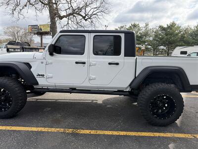 2020 Jeep Gladiator Sport S   - Photo 3 - Elkhart, IN 46514