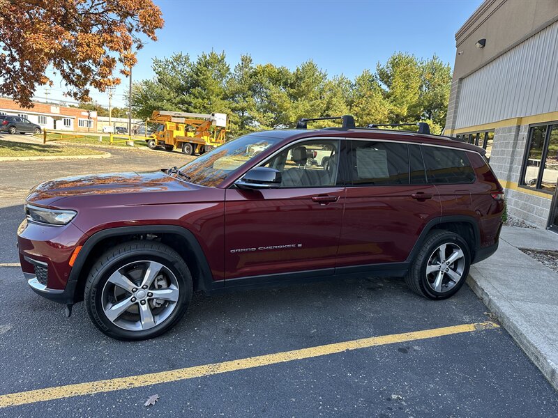2021 Jeep Grand Cherokee L Limited   - Photo 2 - Elkhart, IN 46514