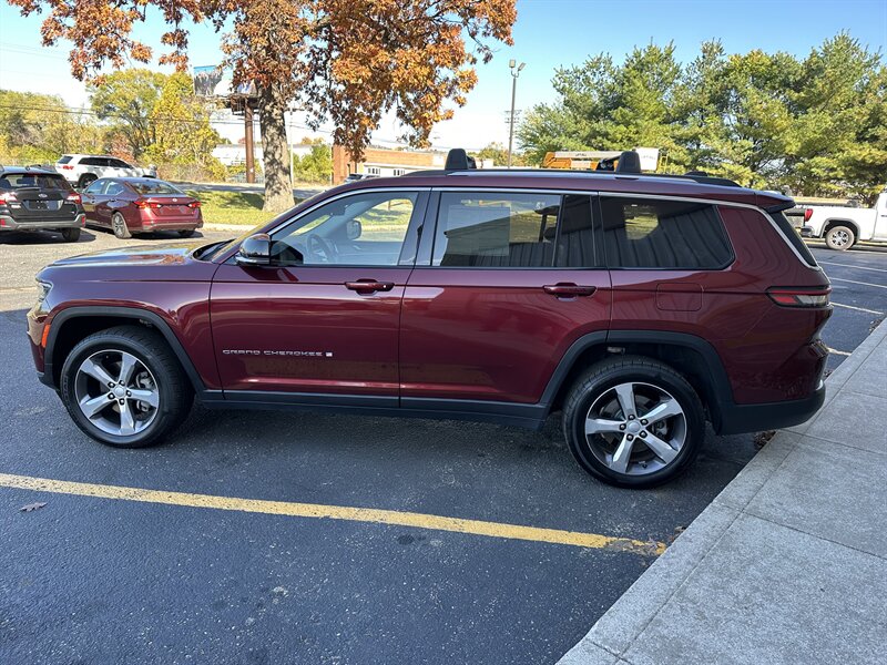 2021 Jeep Grand Cherokee L Limited   - Photo 3 - Elkhart, IN 46514