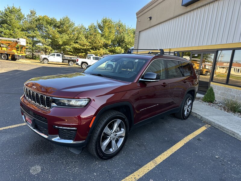 2021 Jeep Grand Cherokee L Limited   - Photo 1 - Elkhart, IN 46514