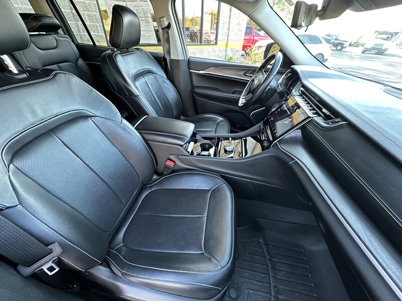 2021 Jeep Grand Cherokee L Limited   - Photo 13 - Elkhart, IN 46514