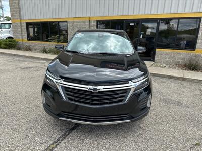 2022 Chevrolet Equinox LT   - Photo 2 - Elkhart, IN 46514