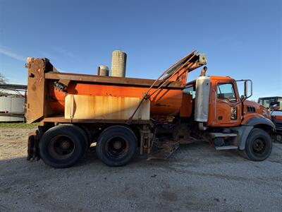 2009 Mack GU800 Granite   - Photo 6 - Elkhart, IN 46514