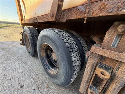 2009 Mack GU800 Granite   - Photo 10 - Elkhart, IN 46514