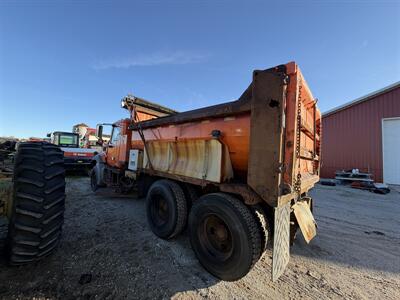 2009 Mack GU800 Granite   - Photo 3 - Elkhart, IN 46514