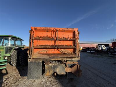 2009 Mack GU800 Granite   - Photo 4 - Elkhart, IN 46514