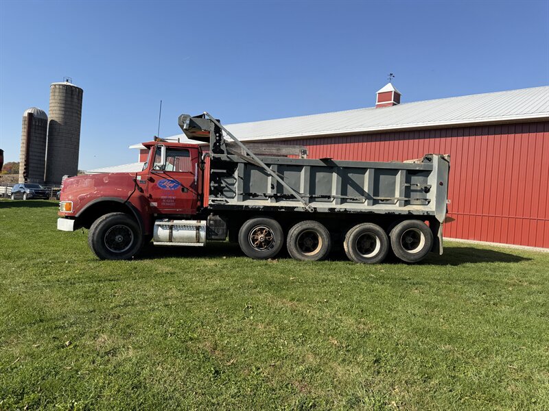 1995 Ford LTLS9000 - Photo 2 - Elkhart, IN 46514