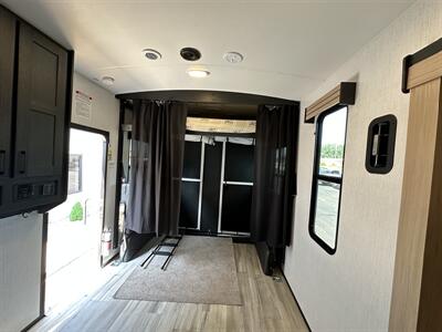 2023 Cruiser RV Stryker ST2916   - Photo 12 - Elkhart, IN 46514