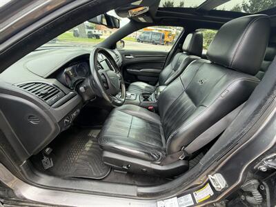 2015 Chrysler 300 S   - Photo 13 - Elkhart, IN 46514