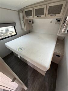 2022 Cruiser RV Twilight   - Photo 11 - Elkhart, IN 46514